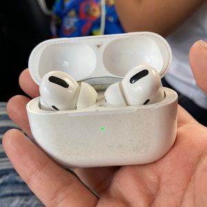 Airpod pros/ For parts or Headphones